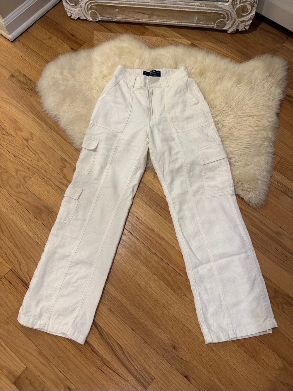 Hollister Off-White High-Rise Baggy Jeans